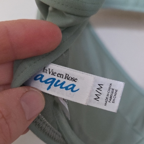 la Vie en Rose Aqua Sage Green Underwire Swim Top with Adjustable Straps Size M - Picture 3 of 3